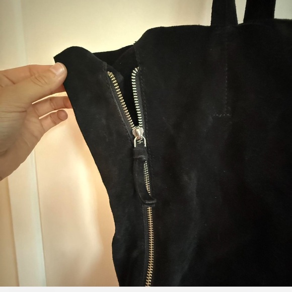 Stylish Black Suede Tote Bag with Eyelet Design‎ - Picture 4 of 7